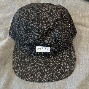 Used. HUF SF black and white geo print hat
